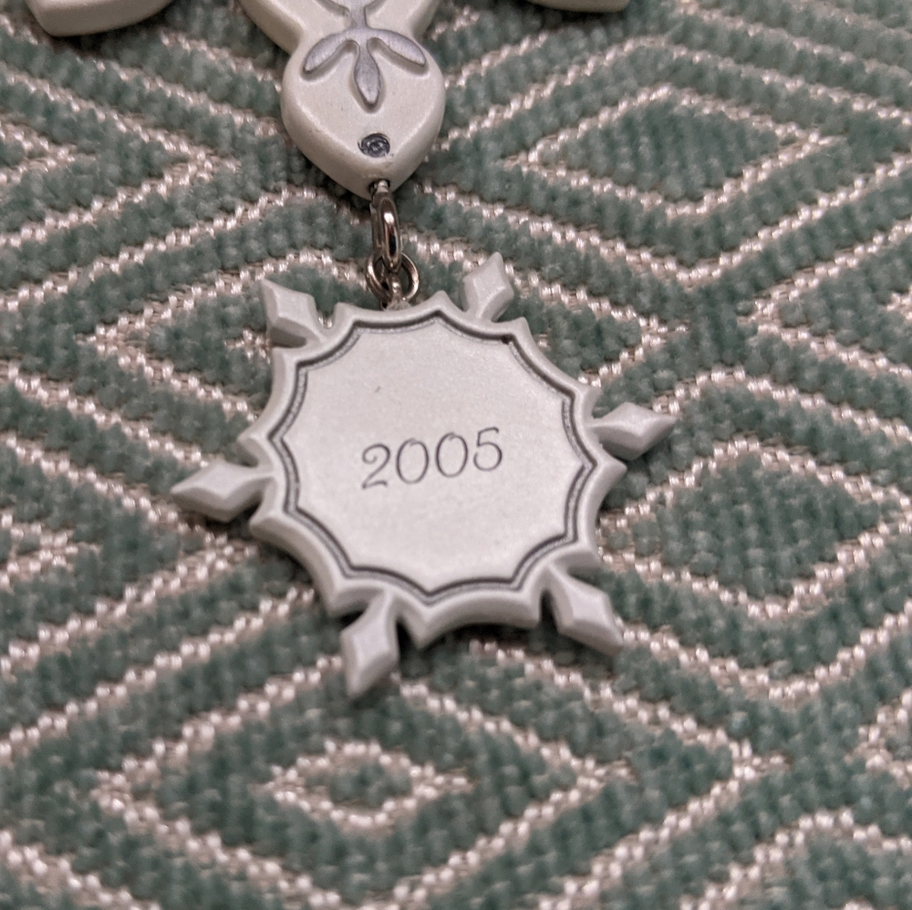 Hallmark Keepsake- First Christmas Together 2005 - Picture 7 of 12